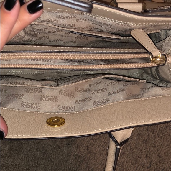 Michael Kors Bag - Picture 4 of 6
